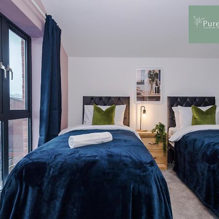 Stunning Five Bedroom Manchester House With Free Parking By Purestay Short Lets & Serviced Accommodation Exteriör bild