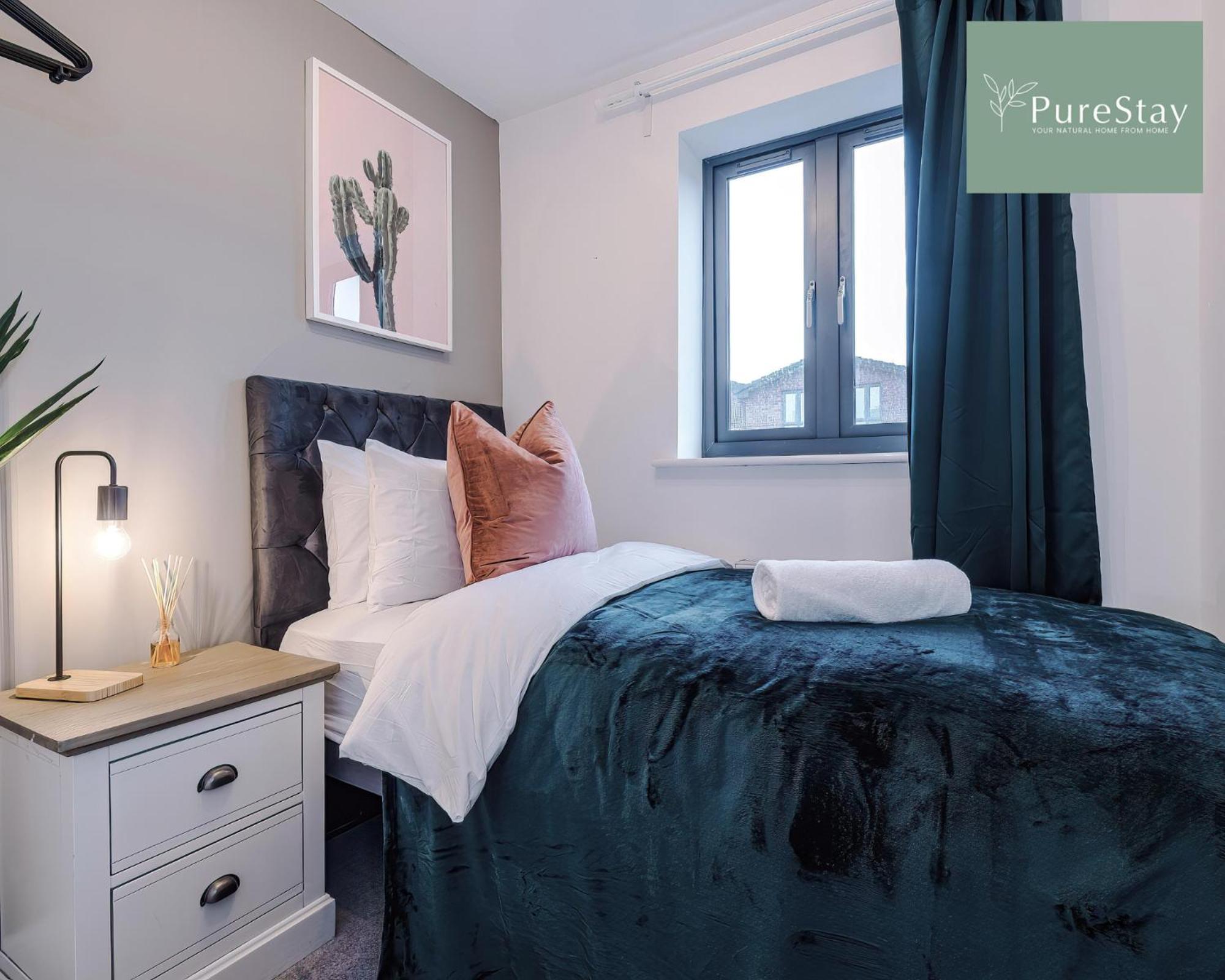 Stunning Five Bedroom Manchester House With Free Parking By Purestay Short Lets & Serviced Accommodation Exteriör bild