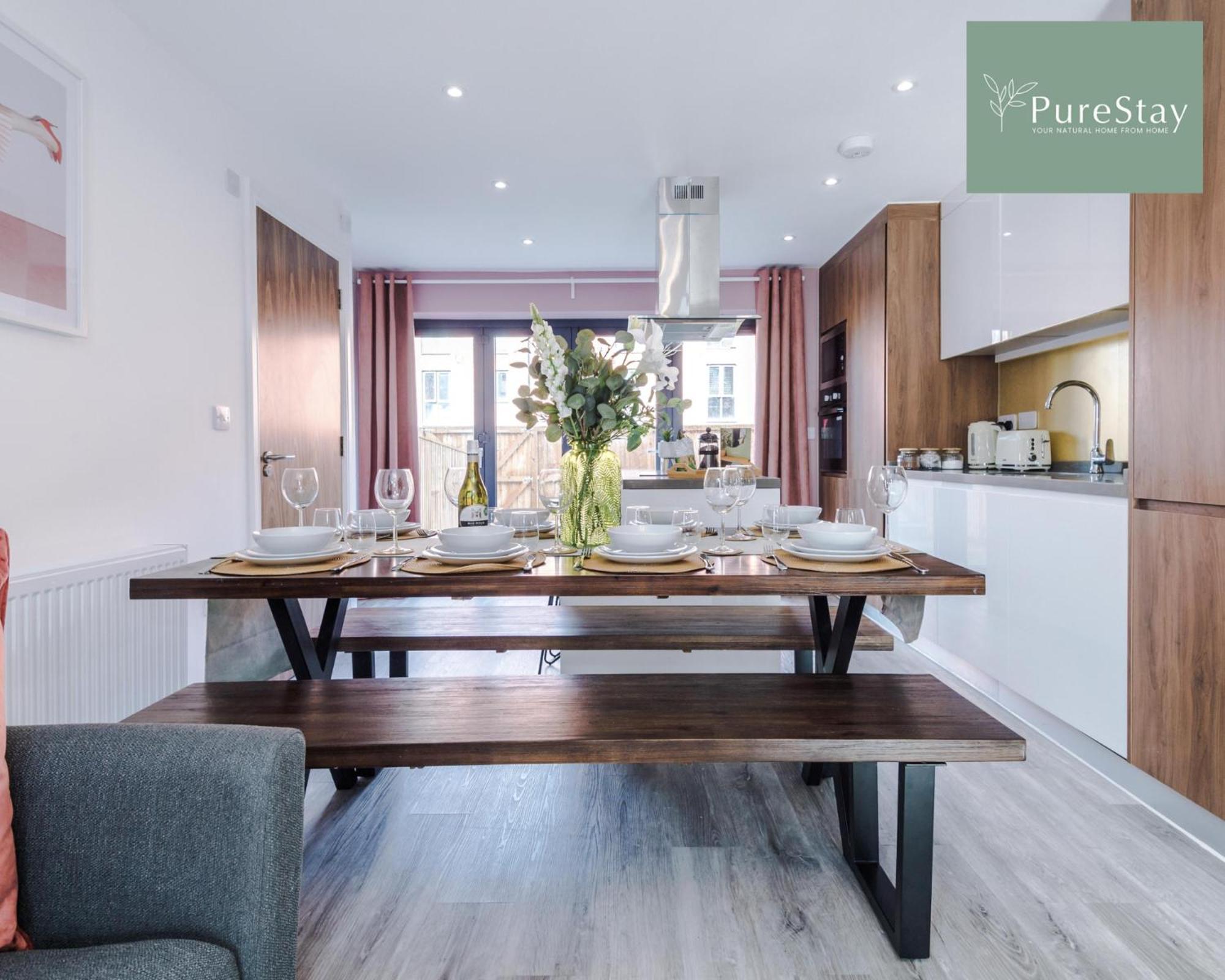 Stunning Five Bedroom Manchester House With Free Parking By Purestay Short Lets & Serviced Accommodation Exteriör bild