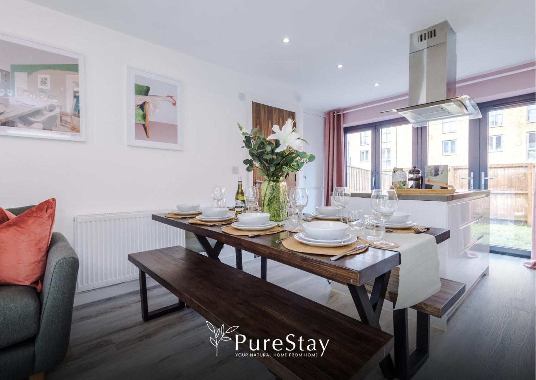 Stunning Five Bedroom Manchester House With Free Parking By Purestay Short Lets & Serviced Accommodation Exteriör bild